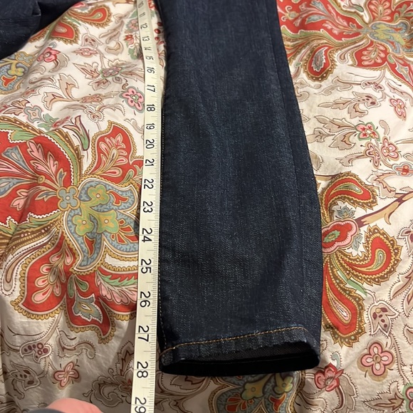 🆕 J BRAND Skinny Jeans - Picture 9 of 9